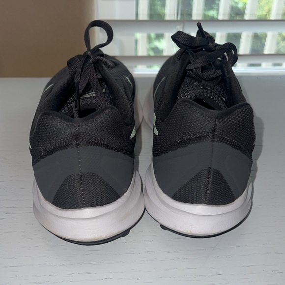 Nike downshifter 7 running shoes grey. - Picture 4 of 8